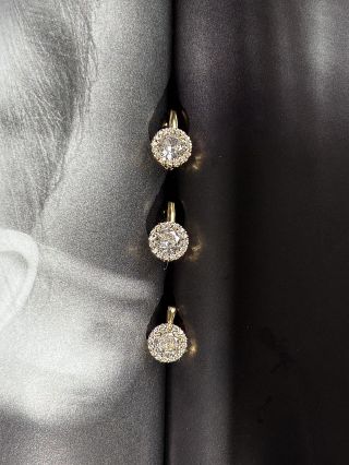 ✨Zářivá elegance v každém detailu✨ Stříbrná souprava KULATÁ zlacená dodá vašemu outfitu luxusní nádech – ať už ji vezmete...