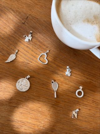 Který přívěsek si vybereš? 👀 Objednávej na www.bealio.cz #sperky #přívěsky #stribrneprivesky #privesek #bealio